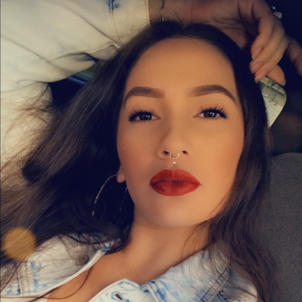 Meet your Posher, Jasmine